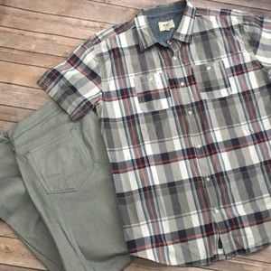 Short sleeve button down